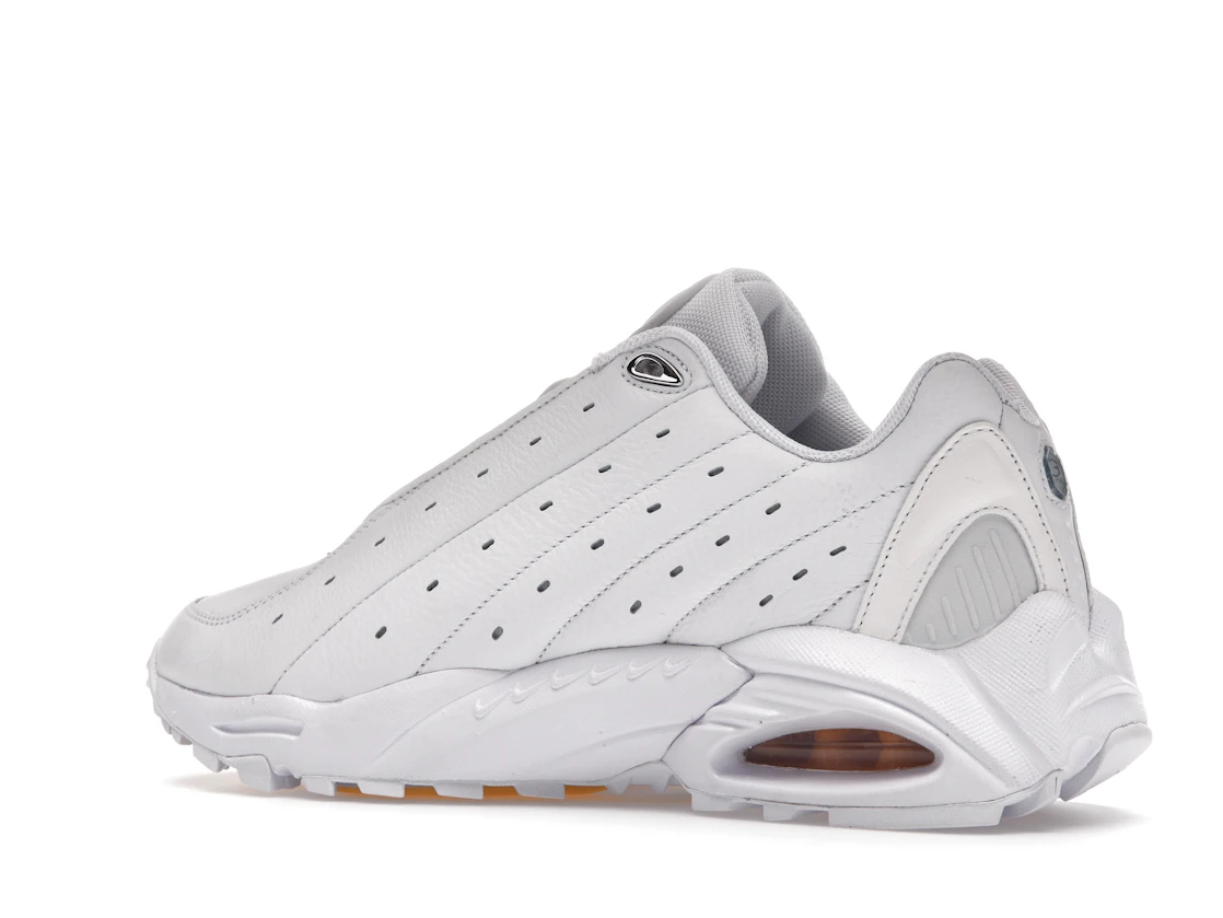 Vue 22 de Nike Hot Step Air Terra Drake NOCTA White