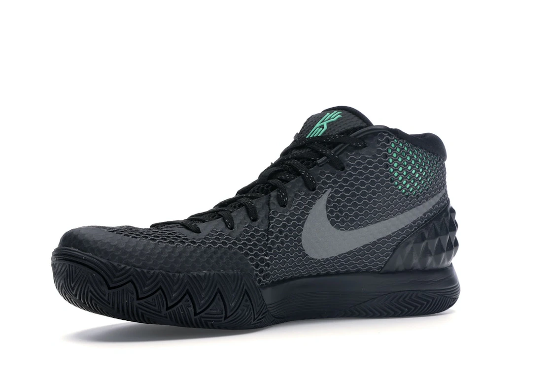 Vue 16 de Nike Kyrie 1 Driveway