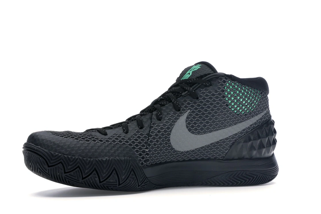 Vue 17 de Nike Kyrie 1 Driveway