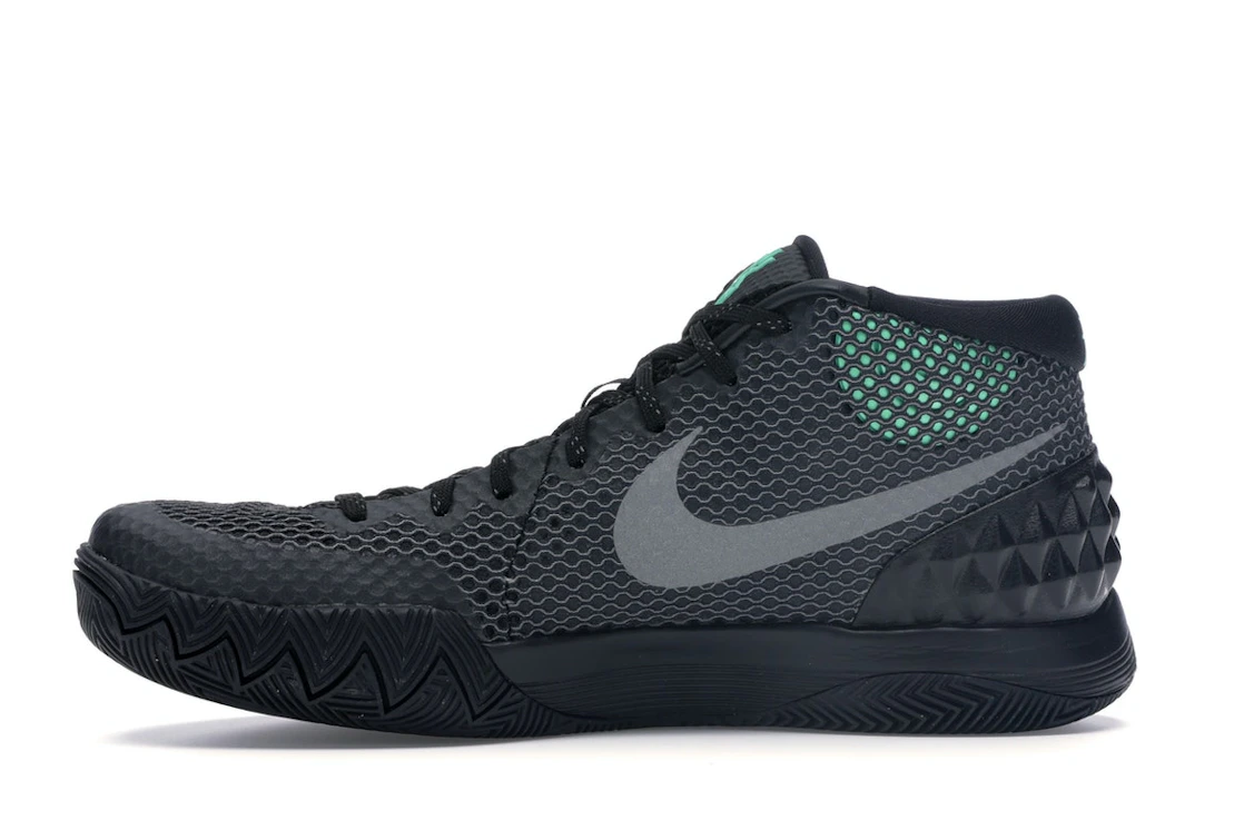 Vue 19 de Nike Kyrie 1 Driveway
