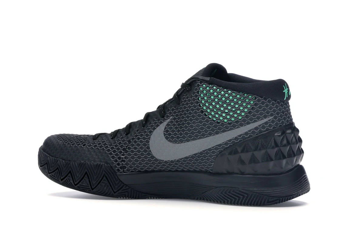 Vue 22 de Nike Kyrie 1 Driveway