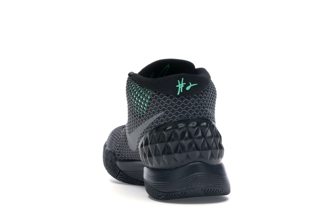 Vue 27 de Nike Kyrie 1 Driveway