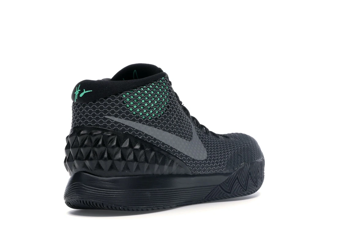 Vue 32 de Nike Kyrie 1 Driveway