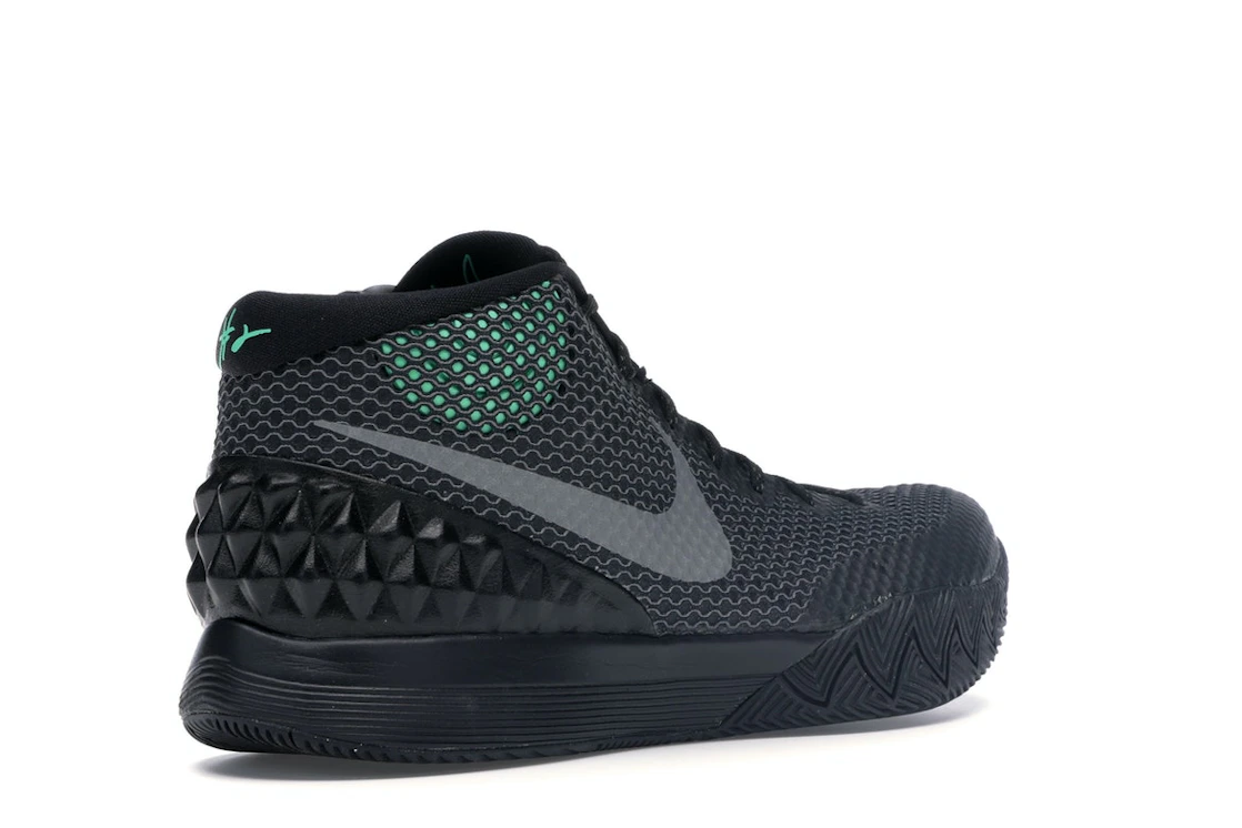 Vue 33 de Nike Kyrie 1 Driveway