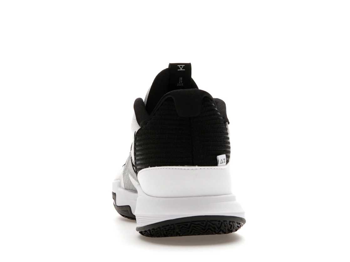 Vue 27 de Nike Kyrie 5 Low TB White Black