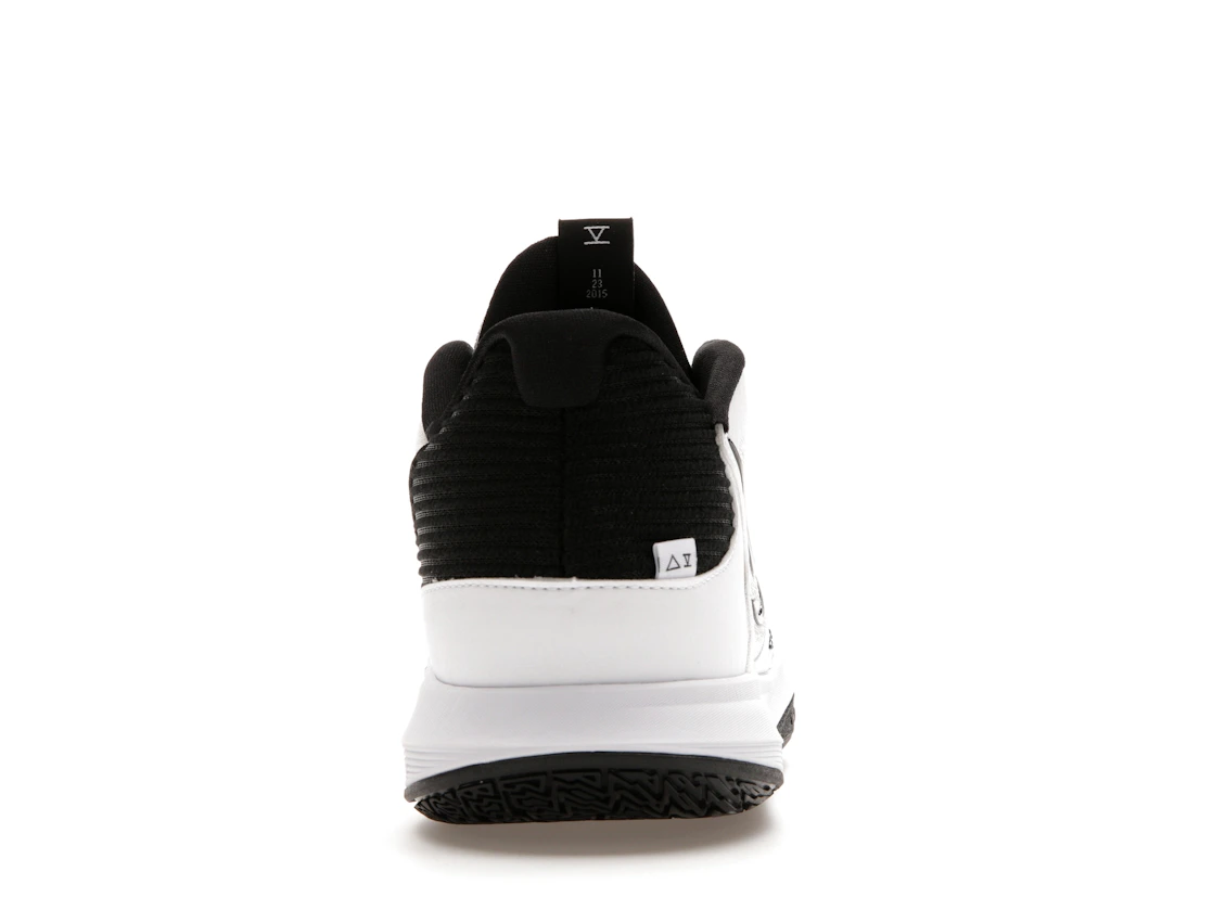 Vue 28 de Nike Kyrie 5 Low TB White Black