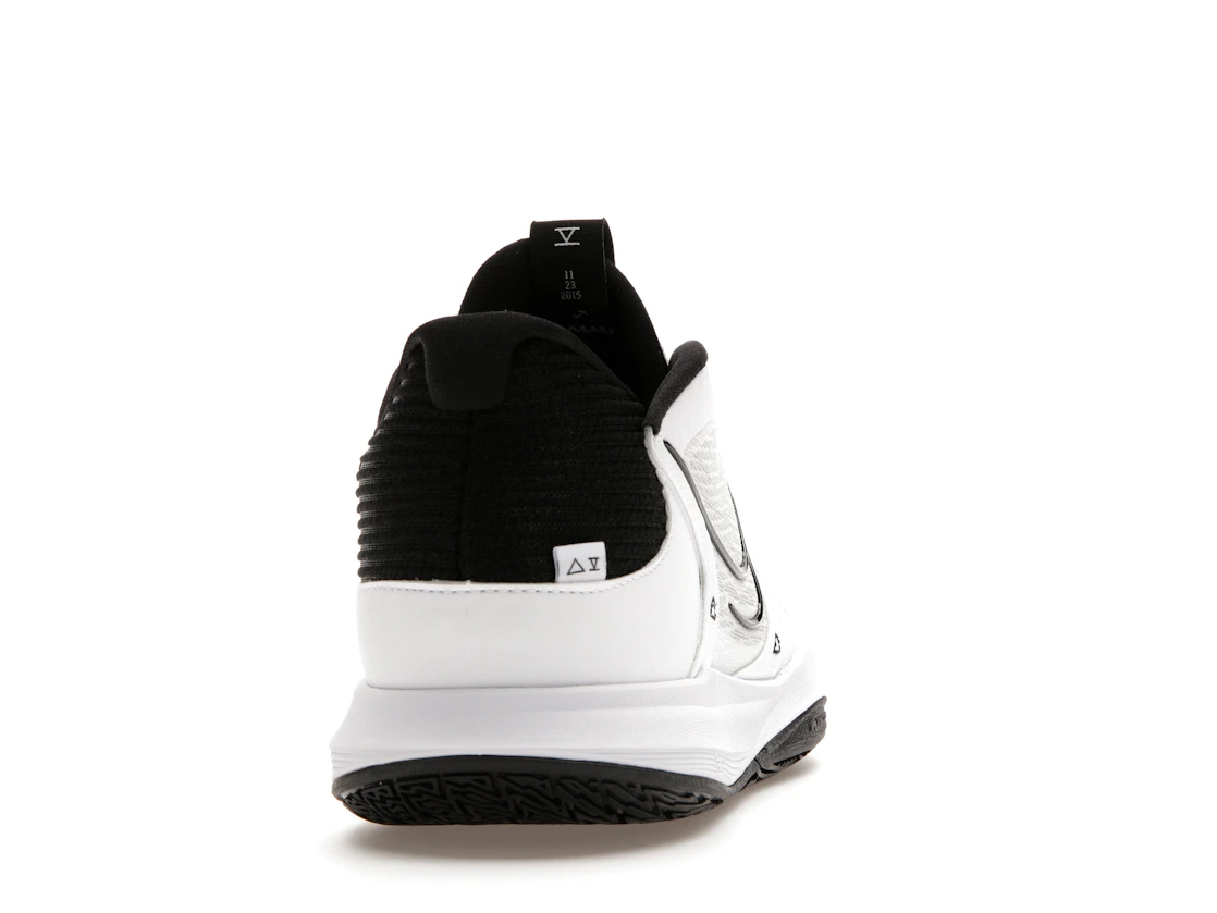 Vue 29 de Nike Kyrie 5 Low TB White Black