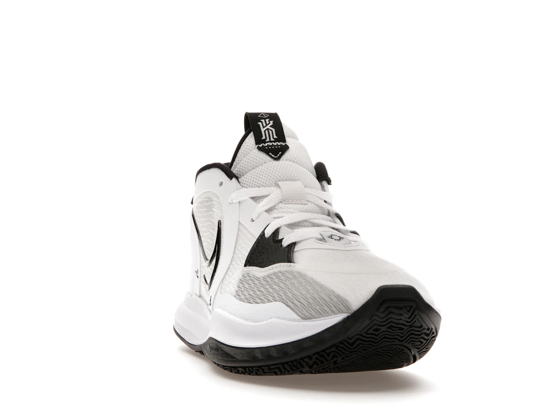 Vue 8 de Nike Kyrie 5 Low TB White Black