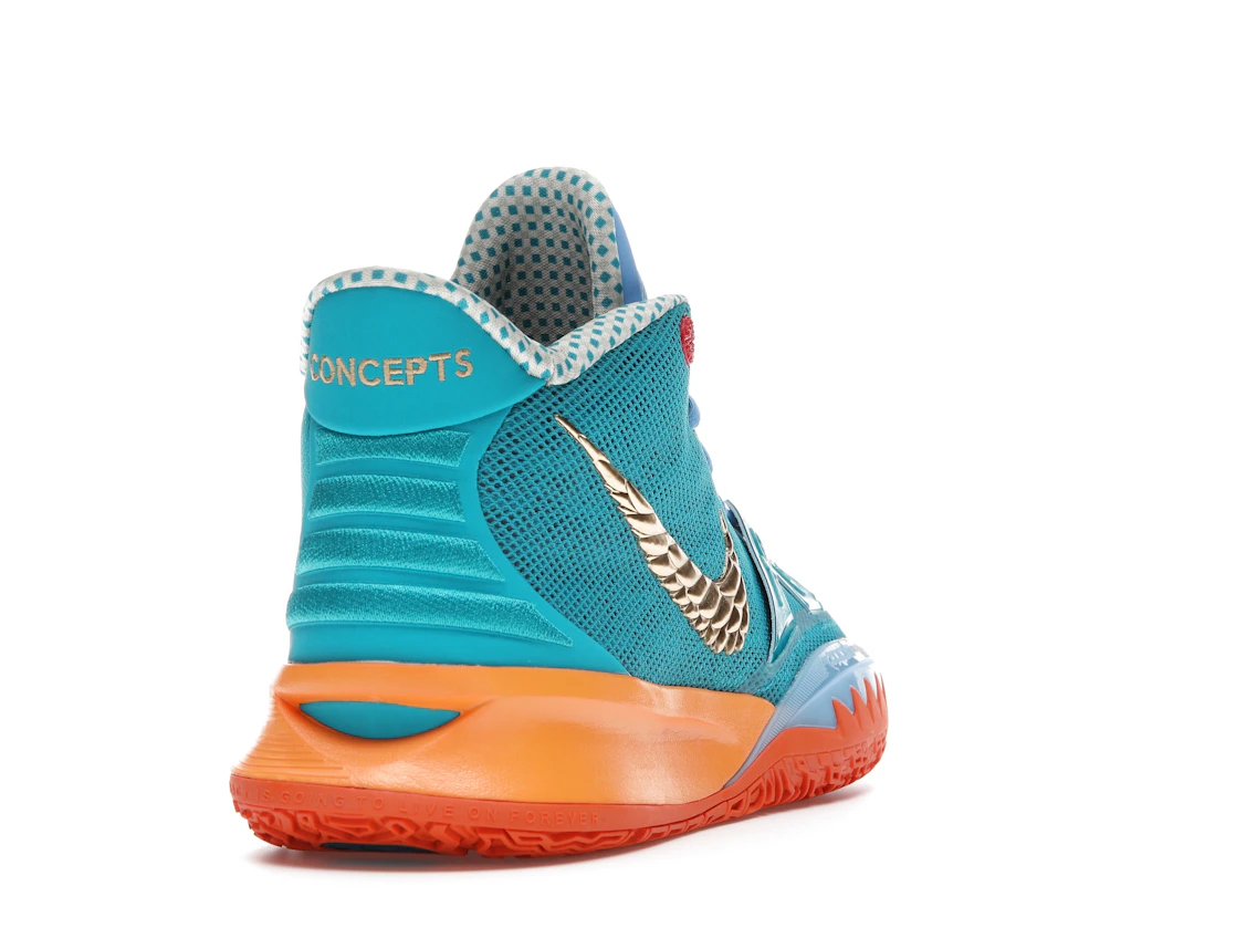Vue 30 de Nike Kyrie 7 Concepts Horus (Regular Box)