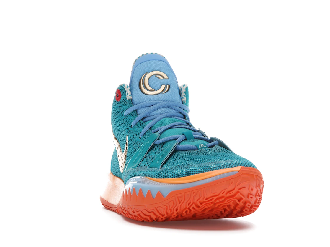 Vue 8 de Nike Kyrie 7 Concepts Horus (Regular Box)