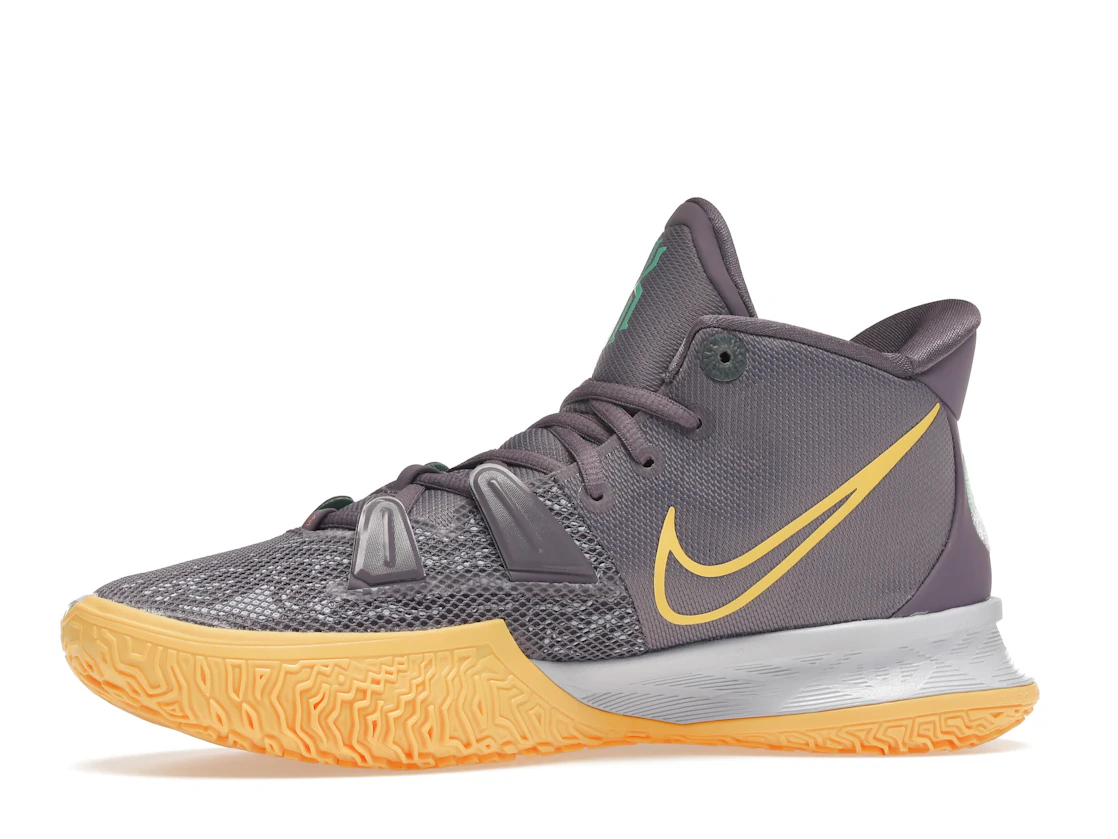 Vue 17 de Nike Kyrie 7 Daybreak