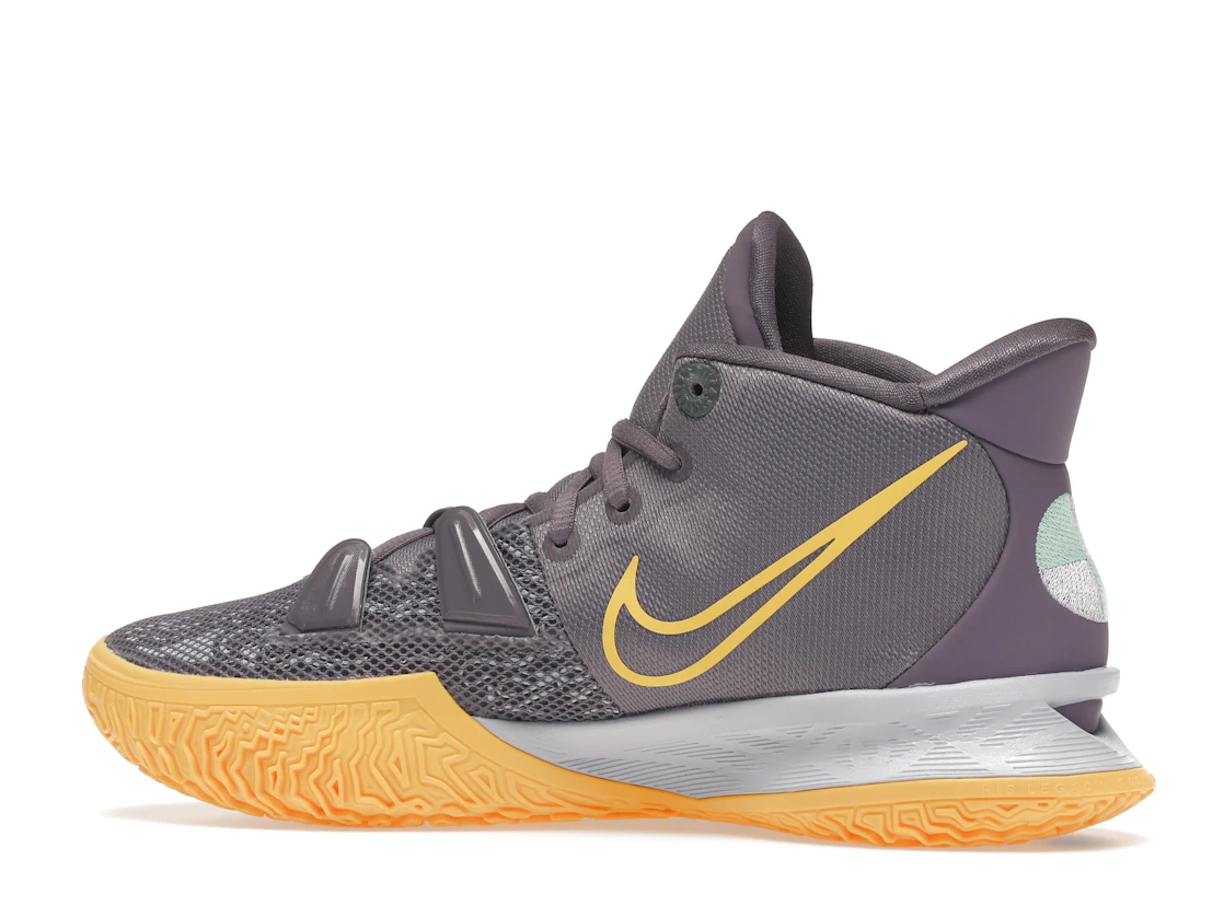 Vue 21 de Nike Kyrie 7 Daybreak