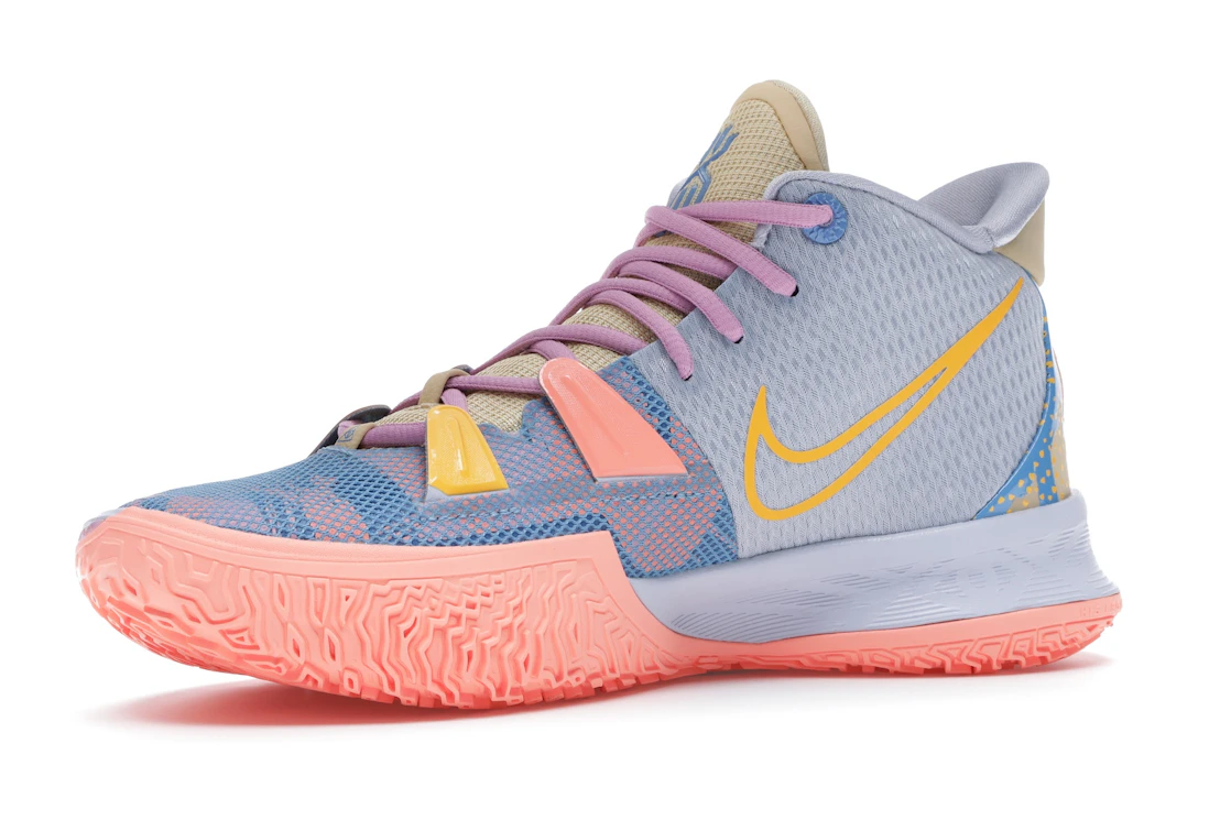 Vue 16 de Nike Kyrie 7 Expressions