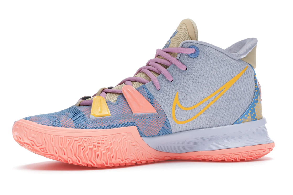 Vue 17 de Nike Kyrie 7 Expressions