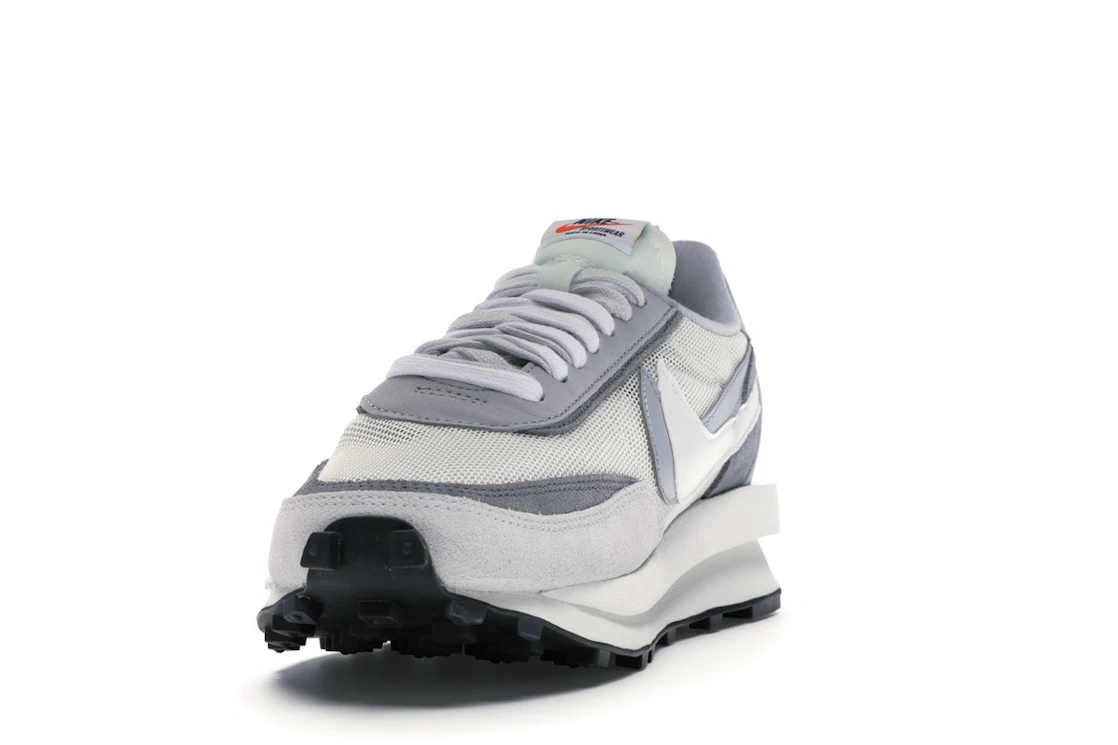 Vue 12 de Nike LD Waffle sacai Summit White