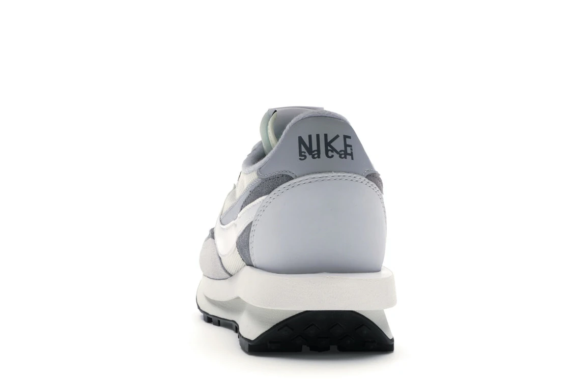 Vue 27 de Nike LD Waffle sacai Summit White