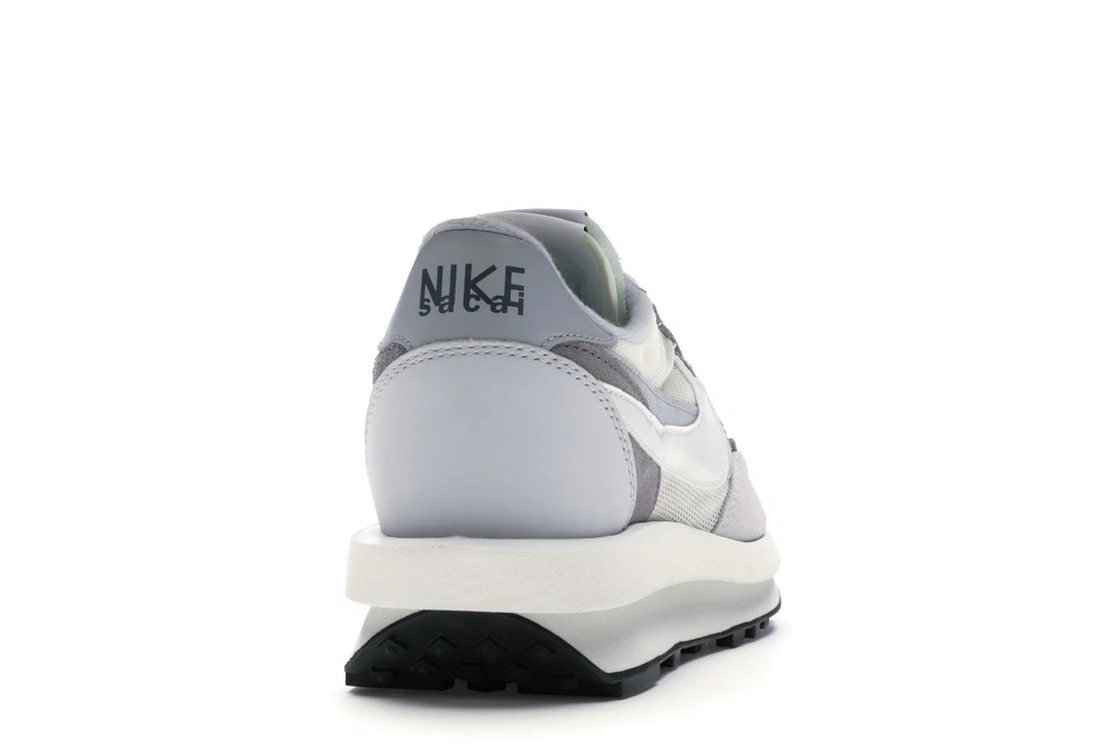 Vue 29 de Nike LD Waffle sacai Summit White