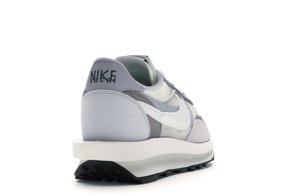 Vue 30 de Nike LD Waffle sacai Summit White