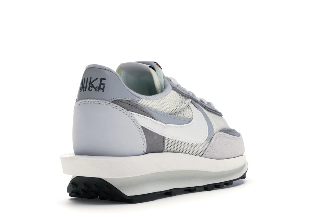 Vue 31 de Nike LD Waffle sacai Summit White