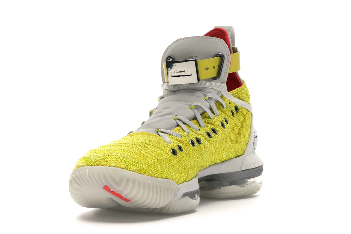 Vue 13 de Nike LeBron 16 Harlem Fashion Row Harlem Stage