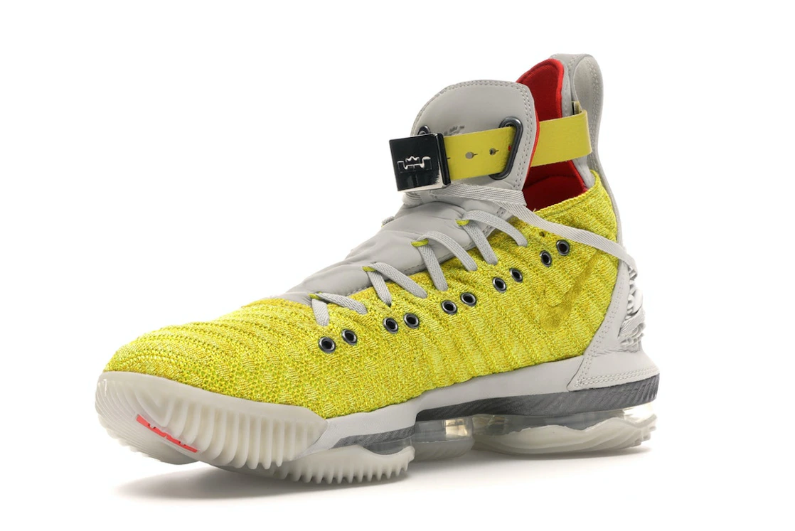 Vue 15 de Nike LeBron 16 Harlem Fashion Row Harlem Stage