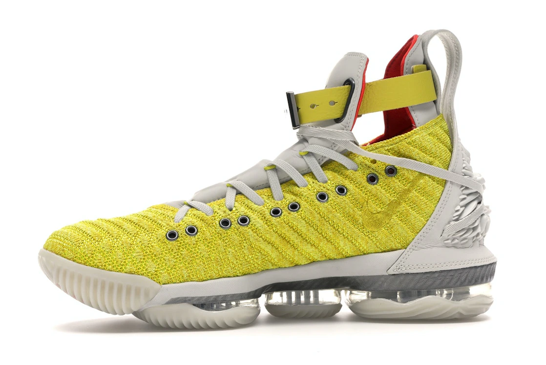 Vue 18 de Nike LeBron 16 Harlem Fashion Row Harlem Stage