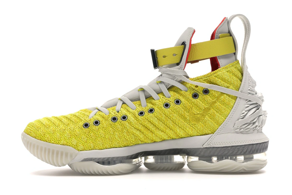 Vue 19 de Nike LeBron 16 Harlem Fashion Row Harlem Stage