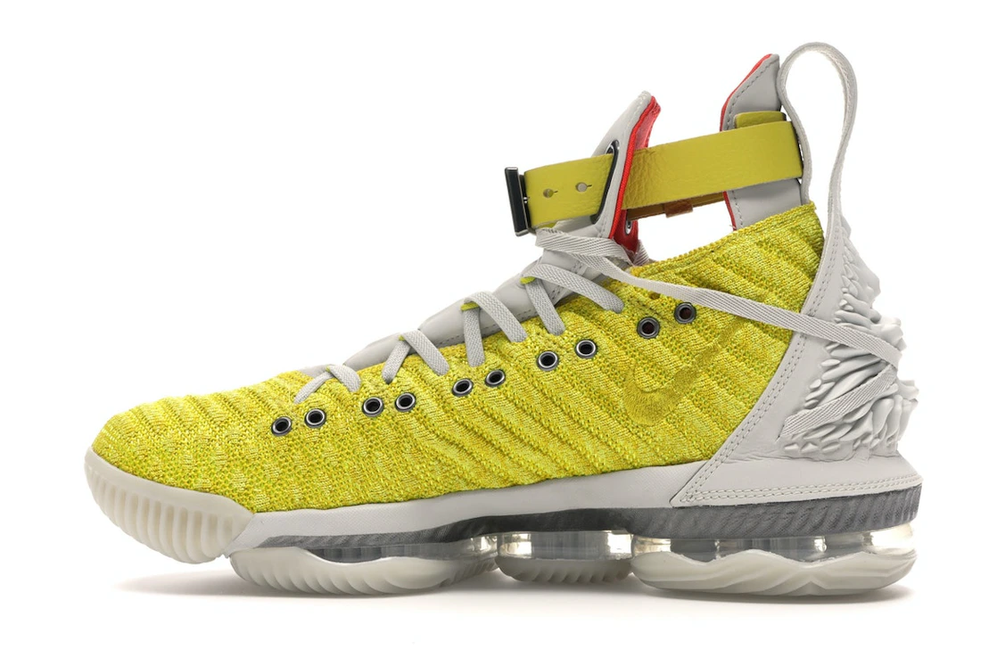 Vue 20 de Nike LeBron 16 Harlem Fashion Row Harlem Stage