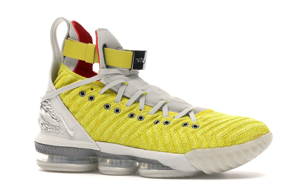 Vue 3 de Nike LeBron 16 Harlem Fashion Row Harlem Stage