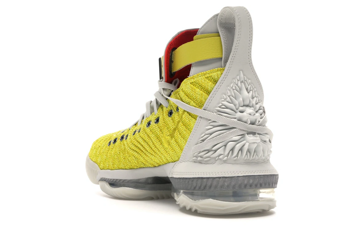Vue 25 de Nike LeBron 16 Harlem Fashion Row Harlem Stage