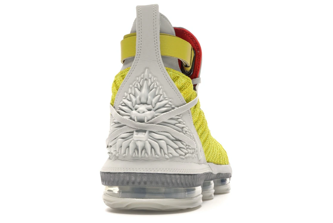 Vue 29 de Nike LeBron 16 Harlem Fashion Row Harlem Stage