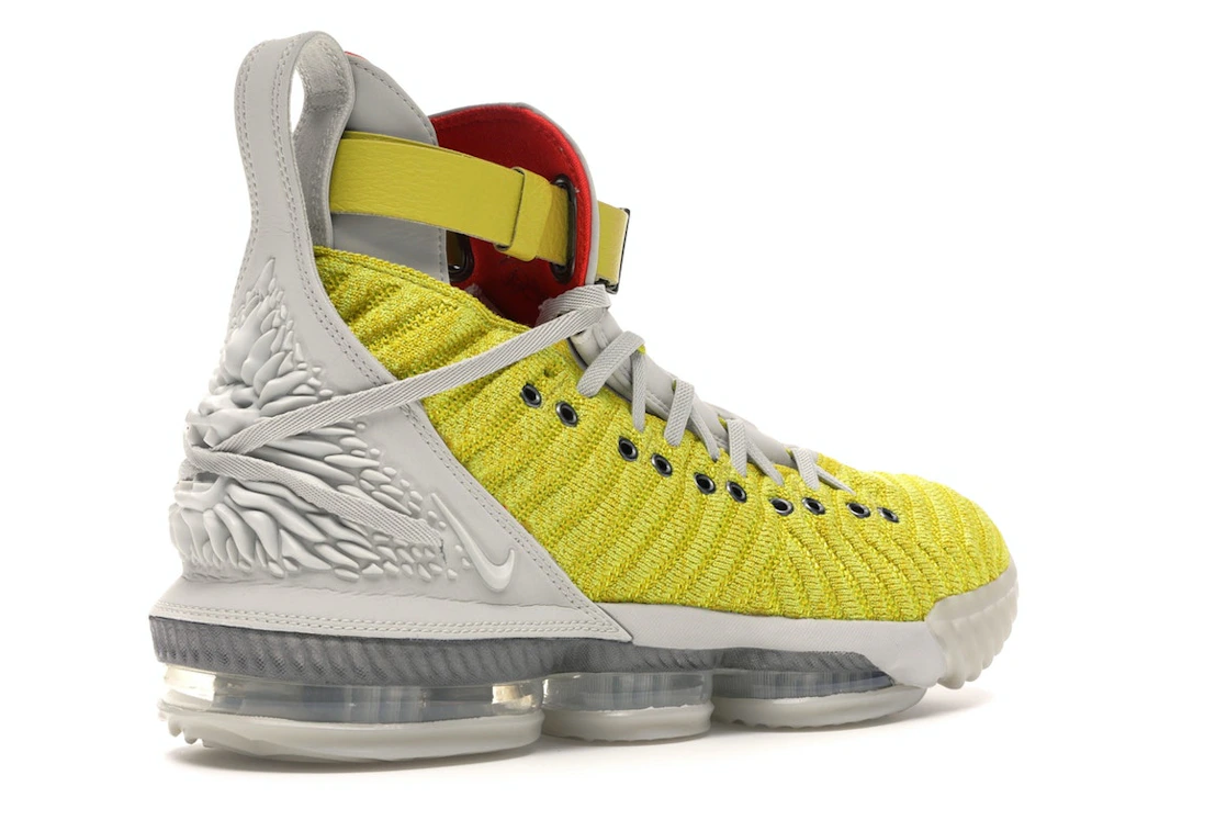 Vue 33 de Nike LeBron 16 Harlem Fashion Row Harlem Stage