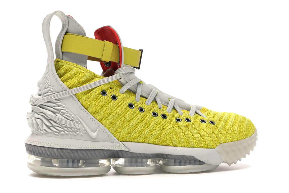 Vue 35 de Nike LeBron 16 Harlem Fashion Row Harlem Stage