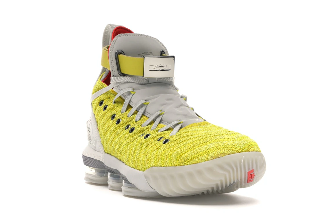 Vue 7 de Nike LeBron 16 Harlem Fashion Row Harlem Stage