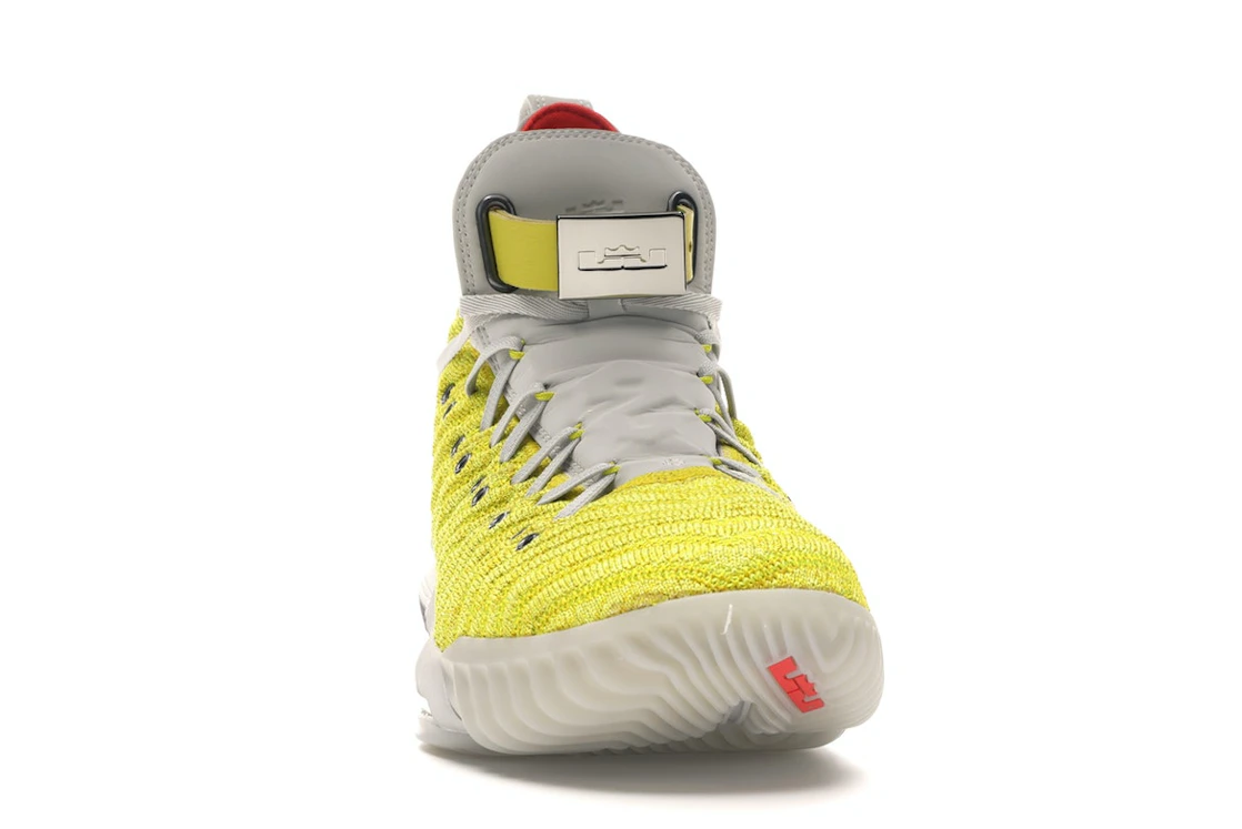 Vue 9 de Nike LeBron 16 Harlem Fashion Row Harlem Stage