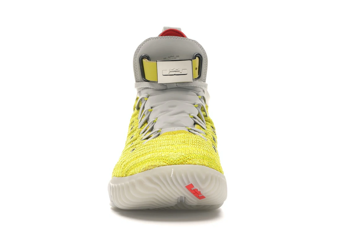Vue 10 de Nike LeBron 16 Harlem Fashion Row Harlem Stage