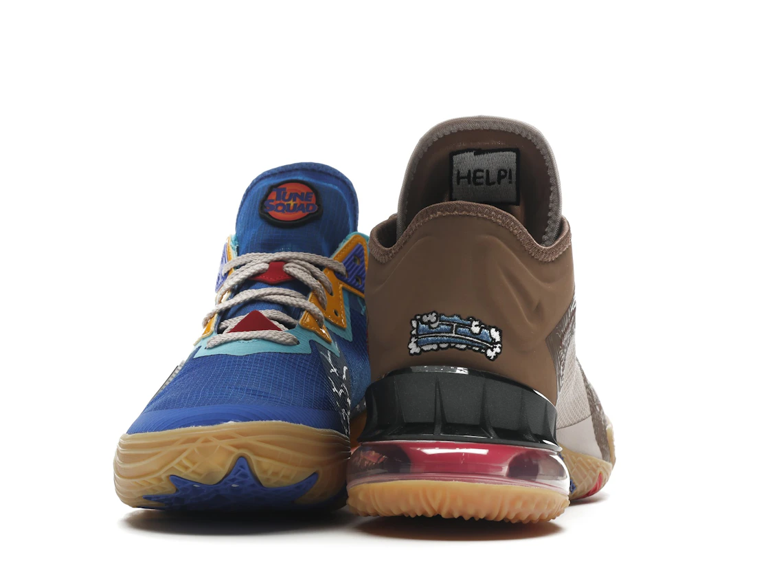 Vue 11 de Nike LeBron 18 Low Wile E. vs Roadrunner Space Jam
