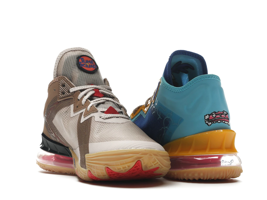 Vue 25 de Nike LeBron 18 Low Wile E. vs Roadrunner Space Jam