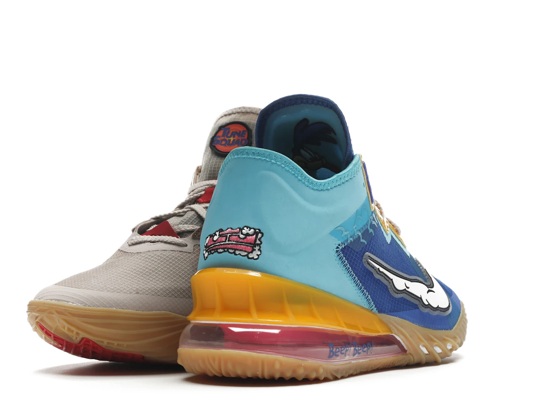 Vue 31 de Nike LeBron 18 Low Wile E. vs Roadrunner Space Jam