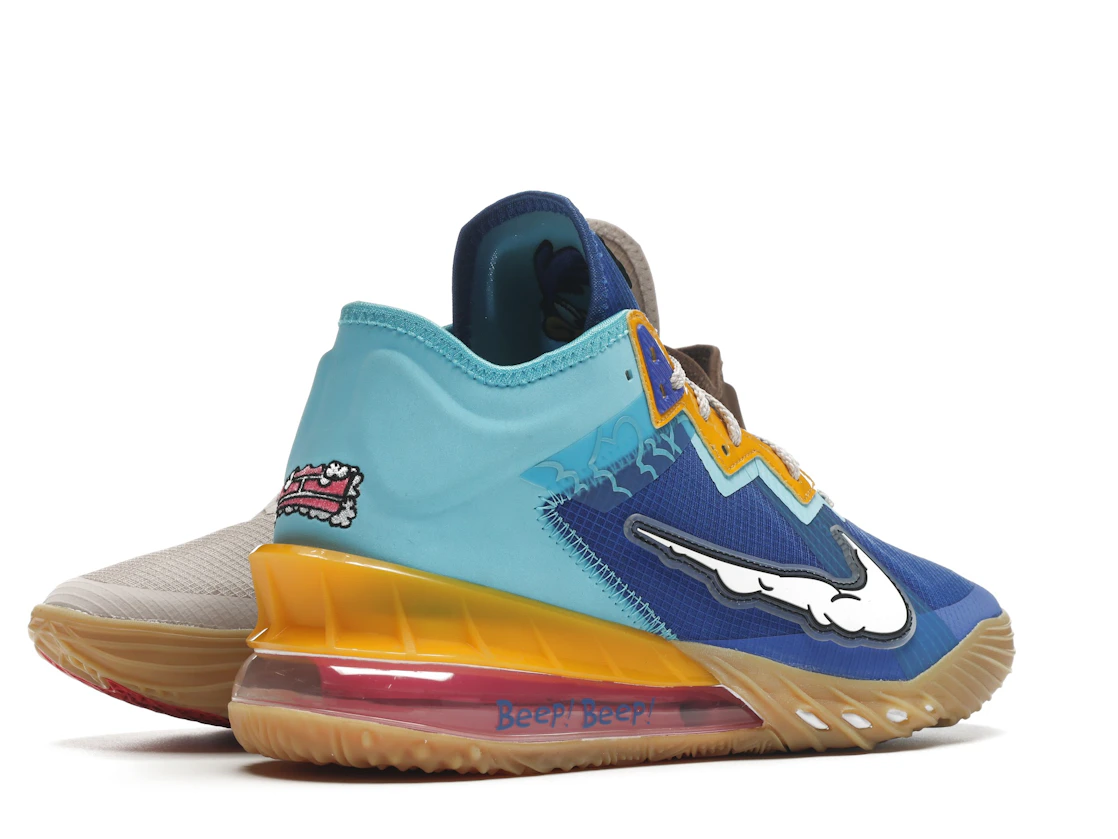 Vue 33 de Nike LeBron 18 Low Wile E. vs Roadrunner Space Jam