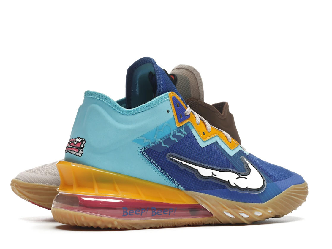 Vue 34 de Nike LeBron 18 Low Wile E. vs Roadrunner Space Jam