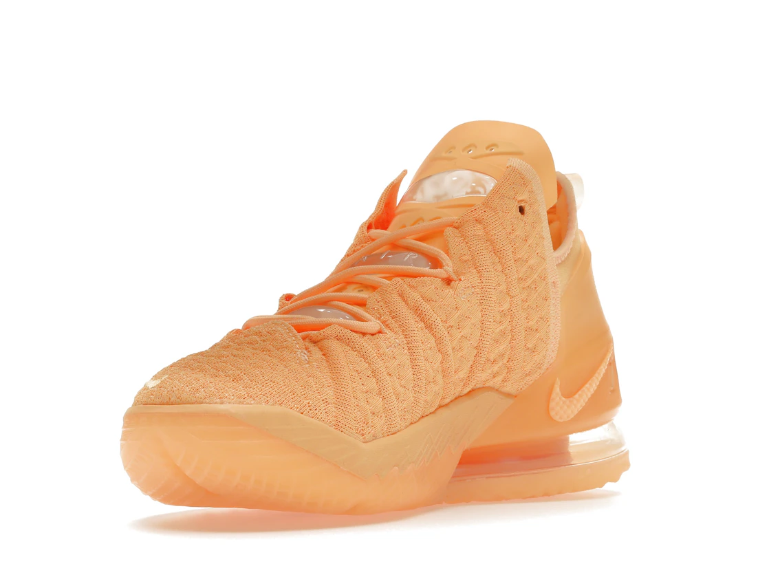 Vue 14 de Nike LeBron 18 Melon Tint