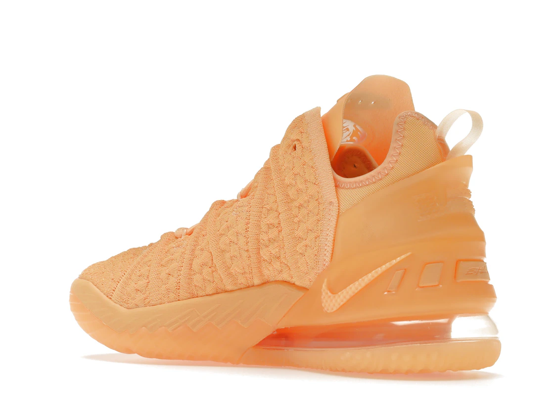 Vue 23 de Nike LeBron 18 Melon Tint