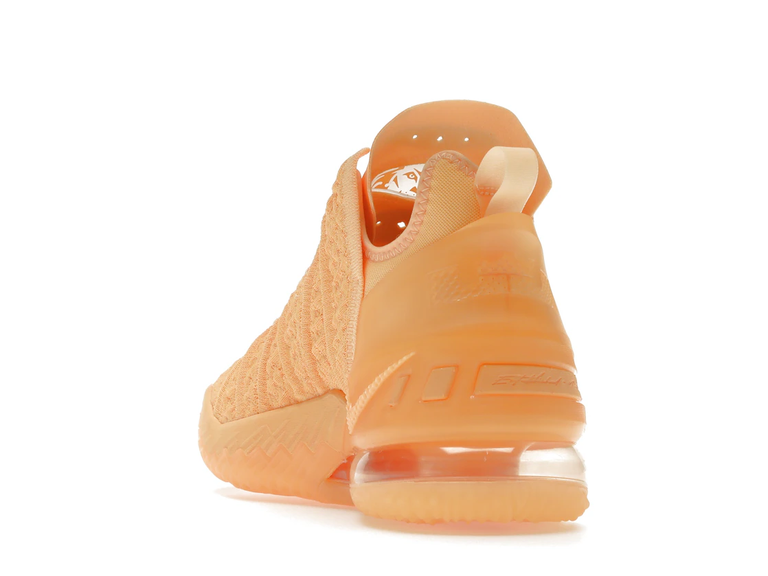 Vue 26 de Nike LeBron 18 Melon Tint