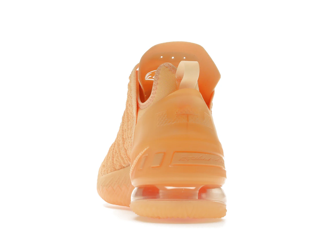 Vue 27 de Nike LeBron 18 Melon Tint