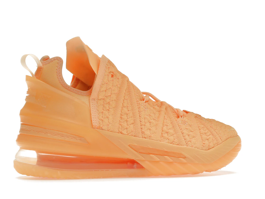 Vue 35 de Nike LeBron 18 Melon Tint