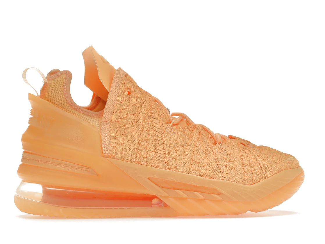 Vue 36 de Nike LeBron 18 Melon Tint
