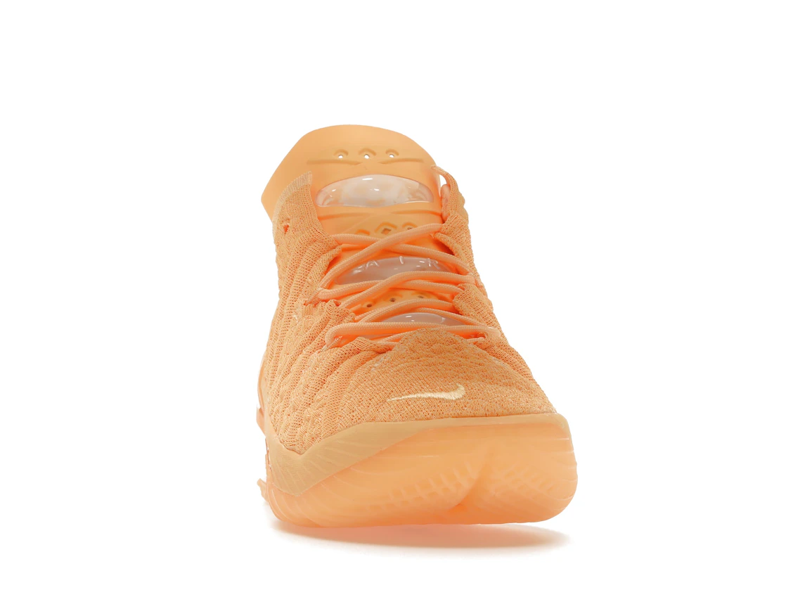 Vue 9 de Nike LeBron 18 Melon Tint