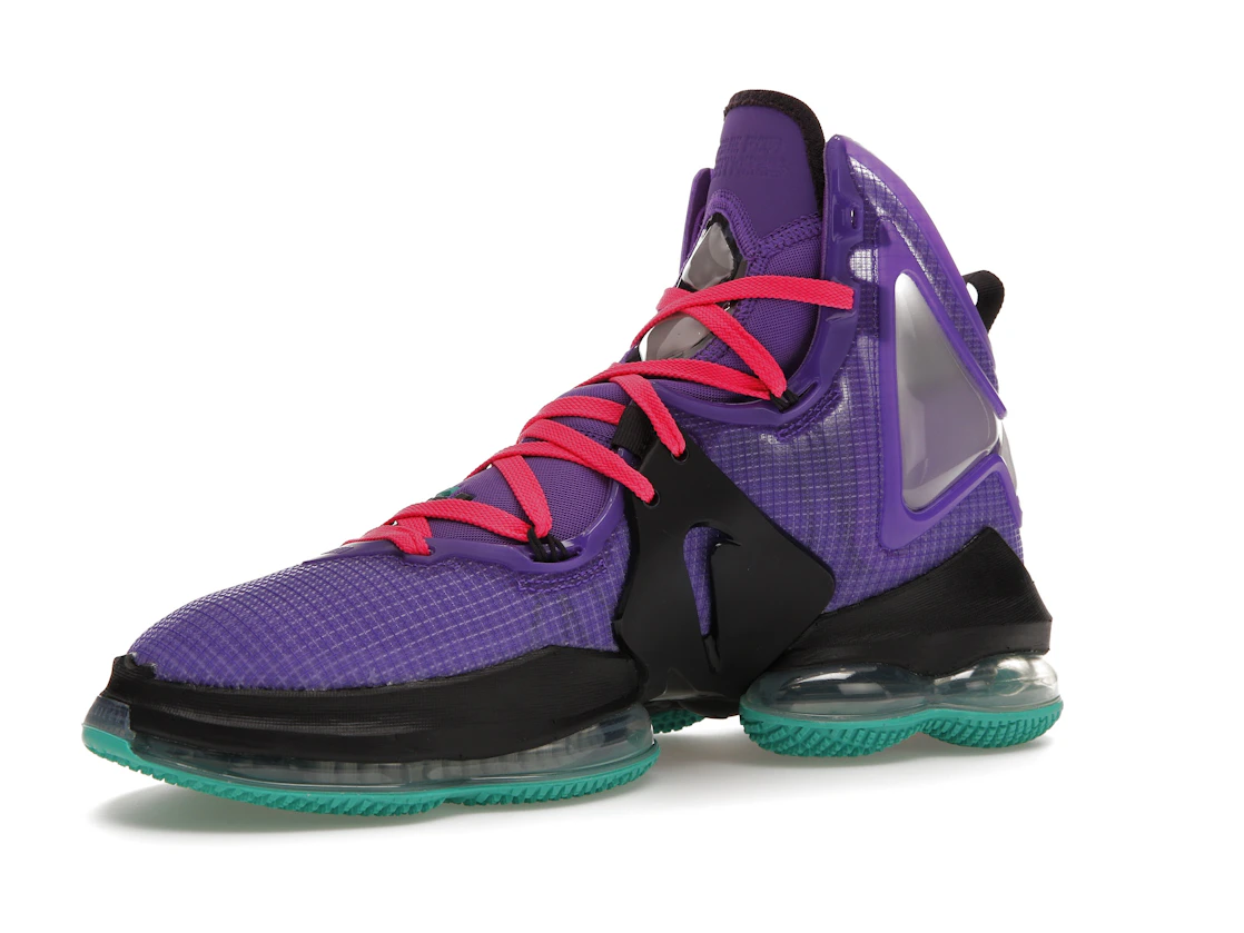 Vue 16 de Nike LeBron 19 DJ Bron