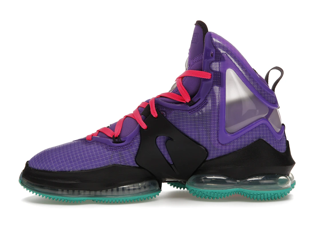 Vue 19 de Nike LeBron 19 DJ Bron